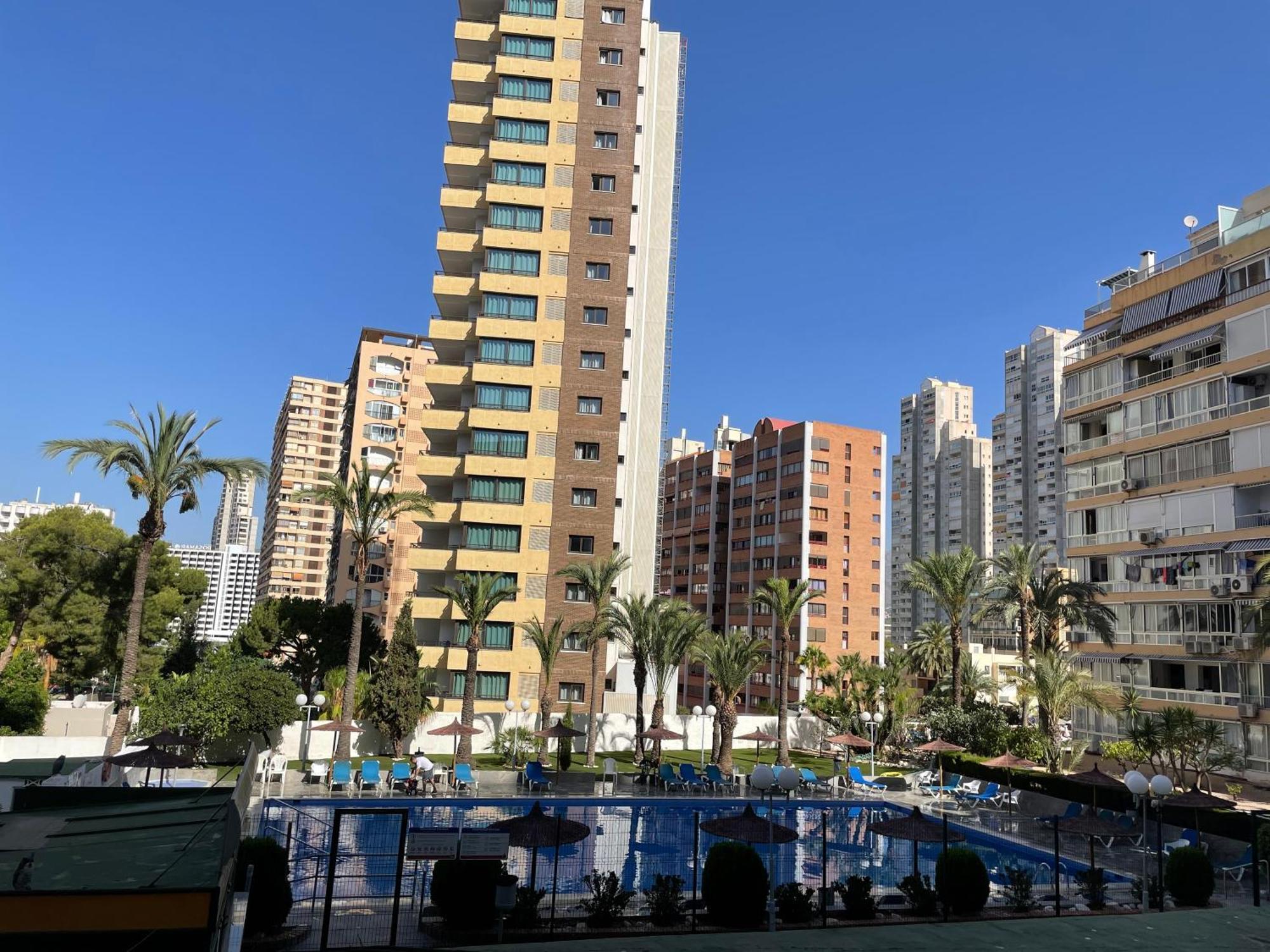 Bermudas-Turis Apartamentos Benidorm Kültér fotó